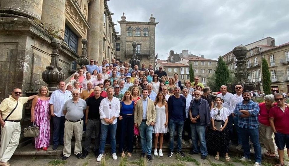 Gonzalo Caballero, reunido con militantes socialistas.
