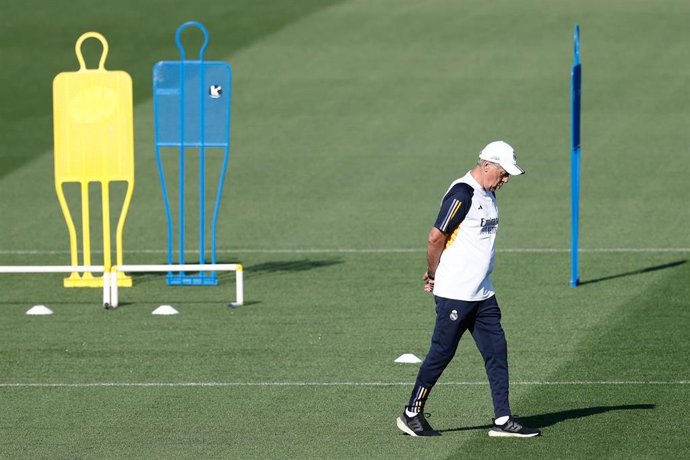 El entrenador del Real Madrid, Carlo Ancelotti, durante un entrenamiento.