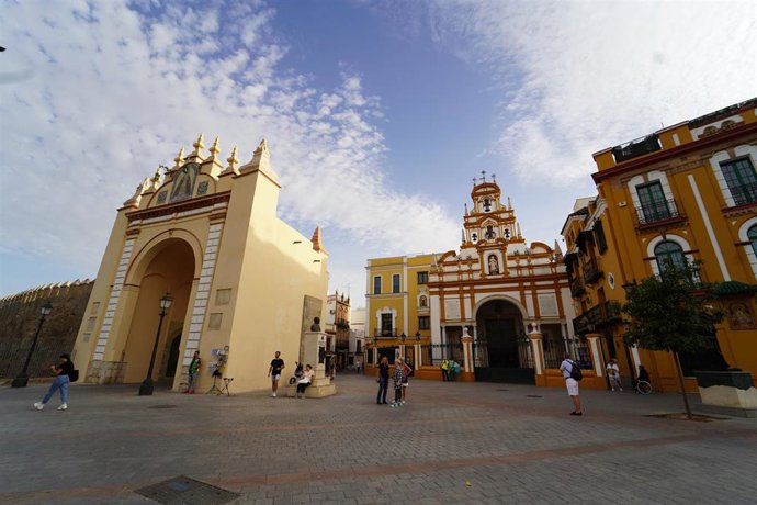 Archivo - Vista exterior de la Basílica de la Macarena, en una imagen de archivo.