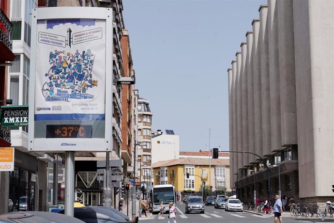Un termómetro marca 37 en Vitoria Gasteiz 
