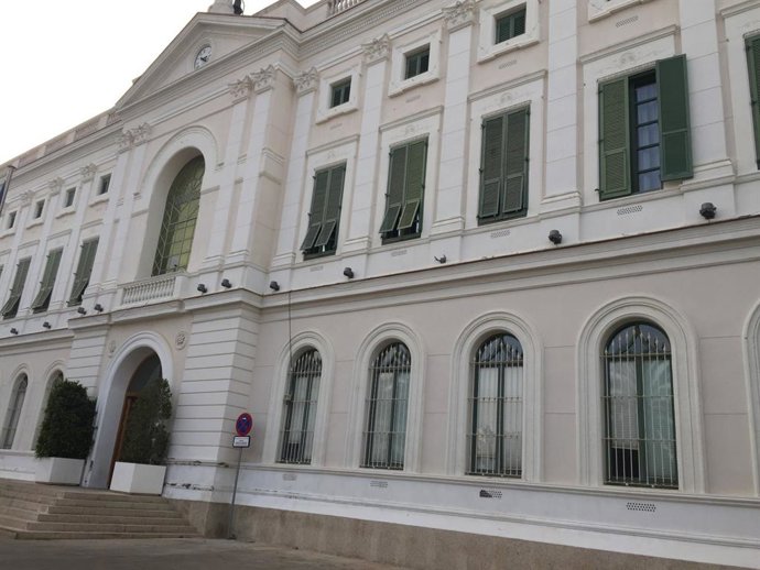 Archivo - Fachada del Ayuntamiento de El Puerto