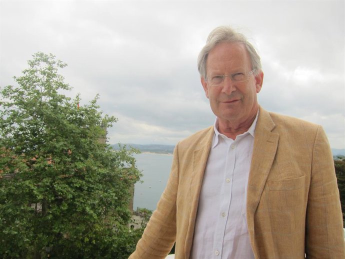 Archivo -     El director John Eliot Gardiner, que este lunes se pondrá al frente de la English Baroque Soloist y el Monteverdi Choir para abrir el Festival Intenacional de Santander (FIS), cree que la música barroca, la elegida para hoy, "toca el alma"