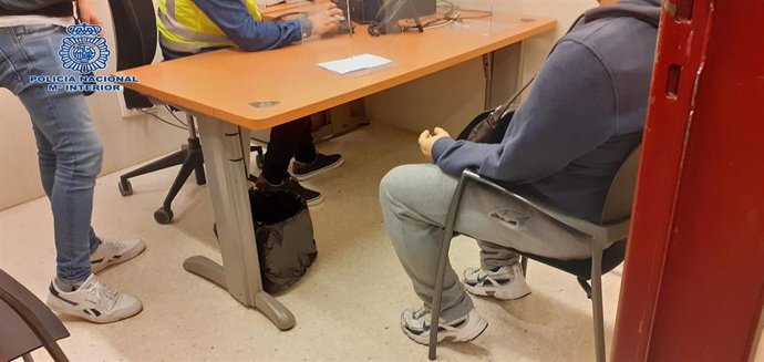 Archivo - Detenido un hombre de 60 años en Logroño por tenencia de pornografía infantil en sus dispositivos informáticos