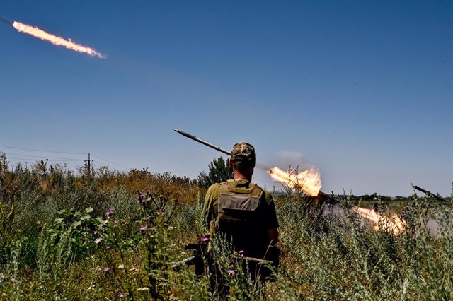 Archivo - July 13, 2023, Zaporizhzhia Region, Ukraine: Soldiers of a separate Territorial Defense brigade from Dnipro fire on the Russian occupiers from a Partizan mobile rocket launcher in Zaporizhzhia Region, south-eastern Ukraine
