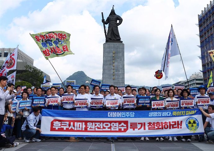 Protesta en Seúl por el vertido de agua de la central nuclear de Fukushima
