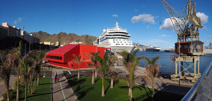 Archivo - Terminal de cruceros de Santa Cruz de Tenerife