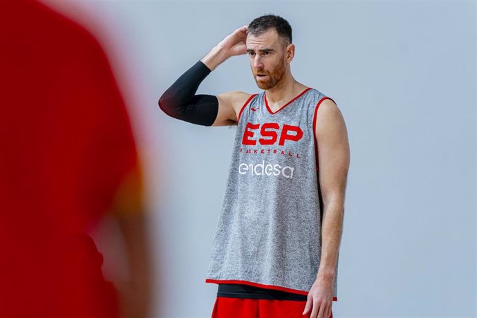 El jugador español de la Víctor Claver durante un entrenamiento.