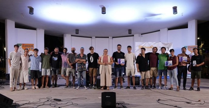 La concejala de Juventud con grupos y solistas ganadores de la última edición de MálagaCrea Rock