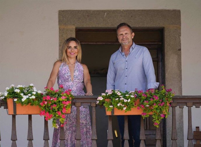 Narci Ruiz con Manuel Torres en el municipio de Dos Torres.