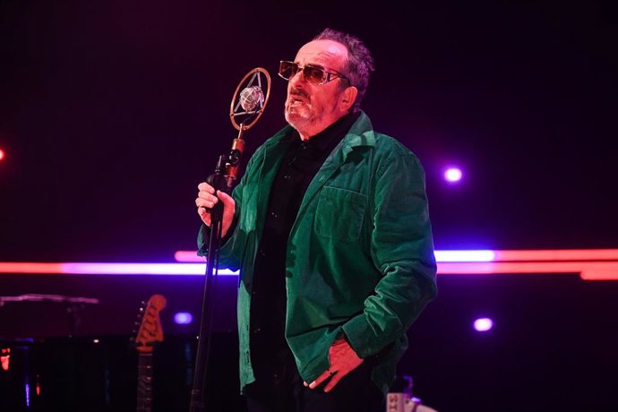 Archivo - El cantante Elvis Costello durante uno de sus conciertos