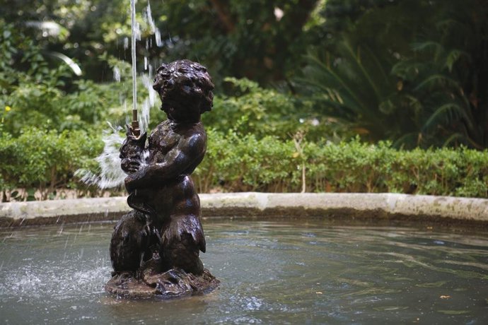 Archivo - Fuente de Tritón en el Jardín Botánico Histórico de la Concepción.