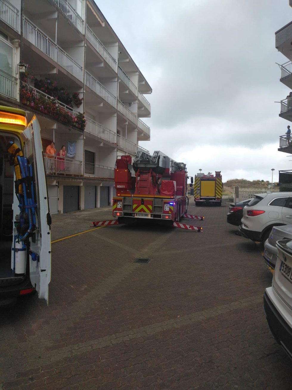 Bomberos sofocan un fuego en una vivienda de Laredo