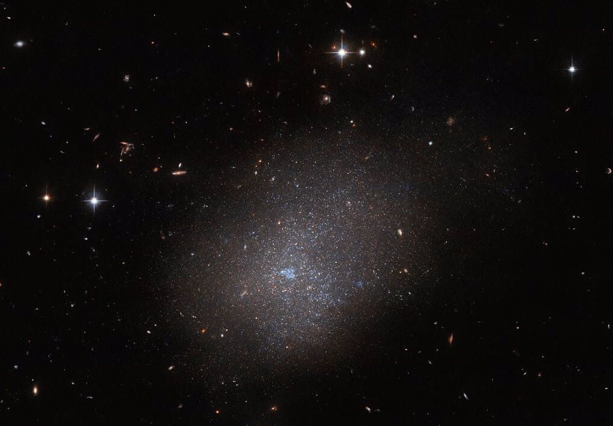 Hubble focuses on a bright neighboring galaxy - Time News