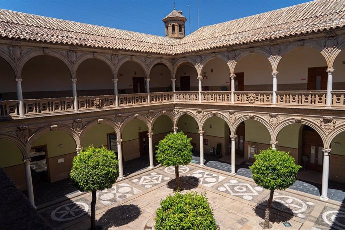 Claustro del Palacio de Jabalquinto, sede de la UNIA en Baeza.