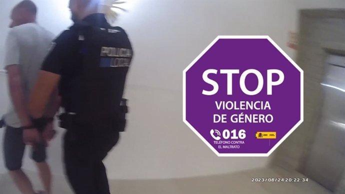 Un hombre es detenido en Ibiza por agredir a su pareja frente a la hija de ambos