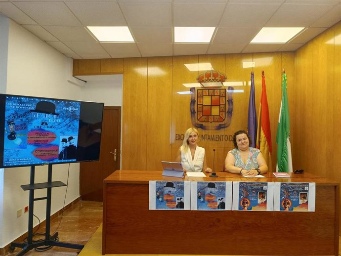 Presentación de la sesión de cine mudo con música en directo.