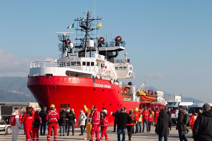 Archivo - El barco humanitario de rescate 'Ocean Viking'