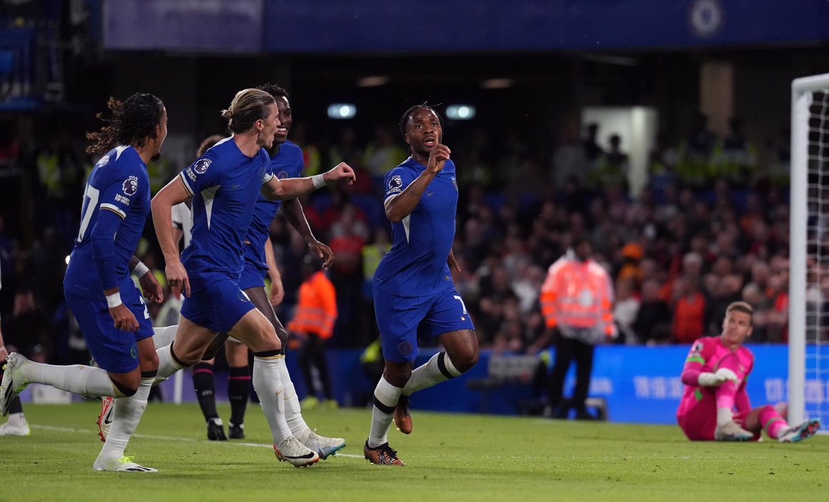 Chelsea’s First Victory under Mauricio Pochettino: A 3-0 Win over Luton Town in the Premier League