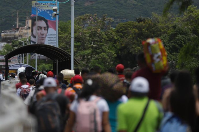 Cúcuta , 21 de Octubre de 2022. El Puente Internacional Simón Bolívar, que comunica a Colombia con Venezuela, sigue siendo principalmente un paso peatonal, pese a que desde el 28 de septiembre está habilitado el paso de camiones de carga. (Colprensa -