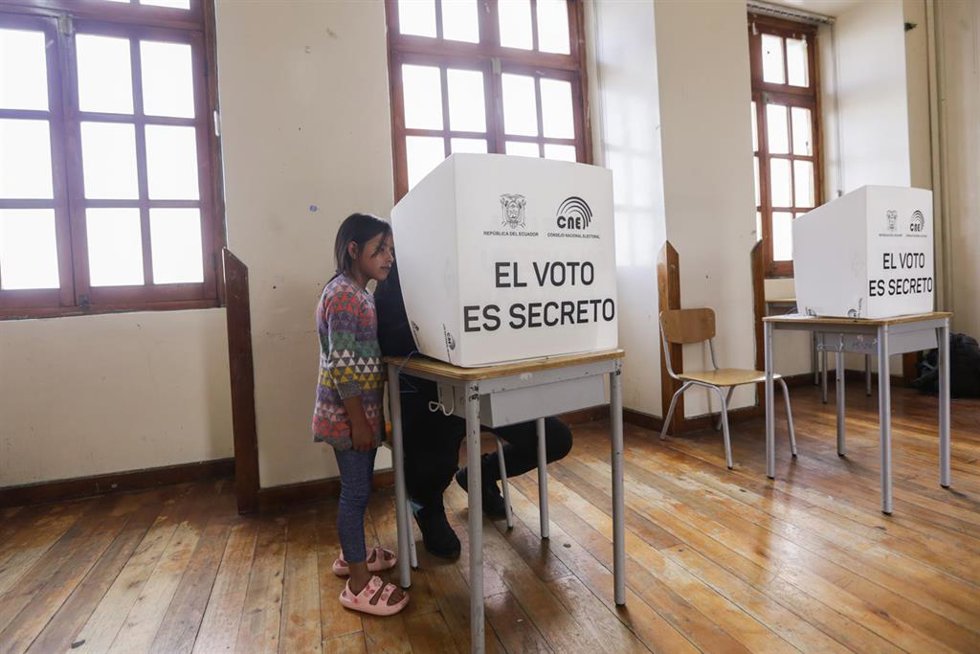 Colegio electoral en Quito, Ecuador