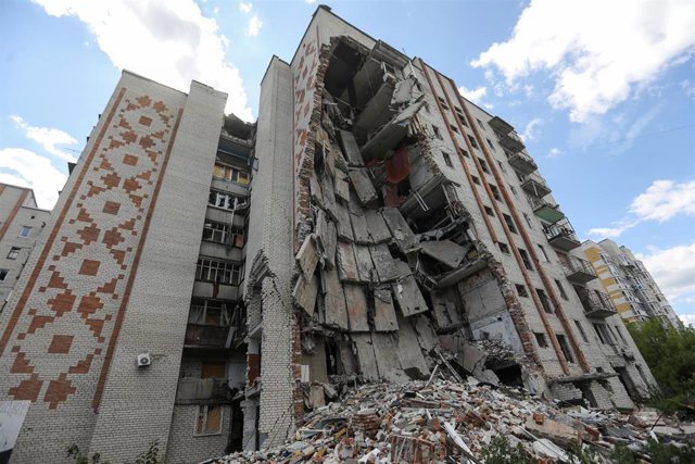 Edificio bombardeado por las fuerzas rusas en Limán
