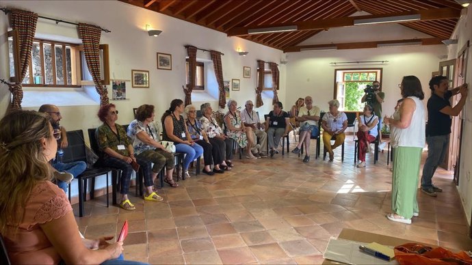 Reuniones de Cruz Roja en zonas despobladas