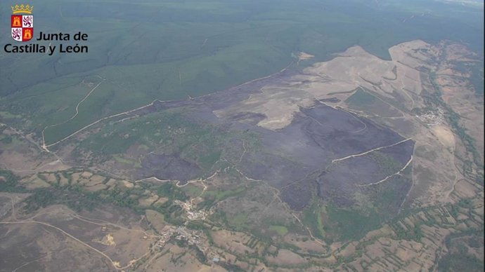 Situación del incendio de San Bartolomé de Rueda (León) a las 10.45 horas