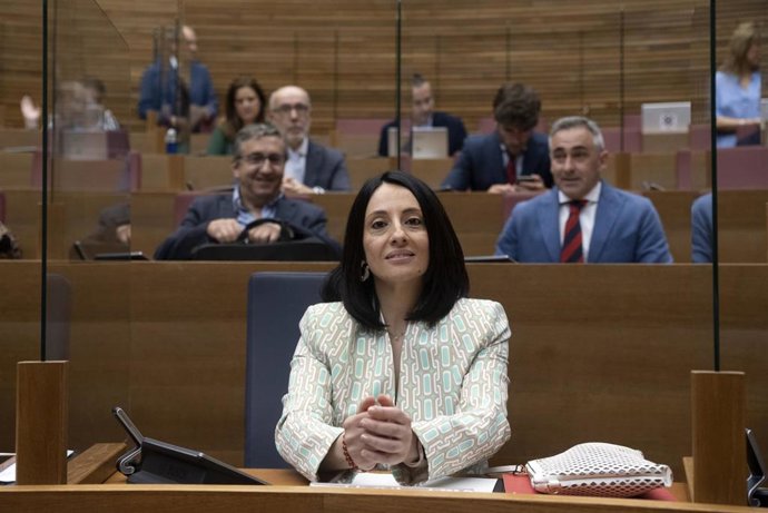 Archivo - Rebeca Torró, durante un pleno de Les Corts Valencianes
