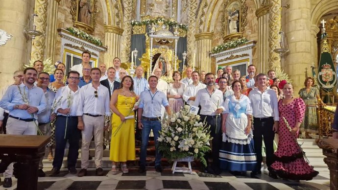 El PP de Almería participa en al ofrenda floral a la Virgen del Mar