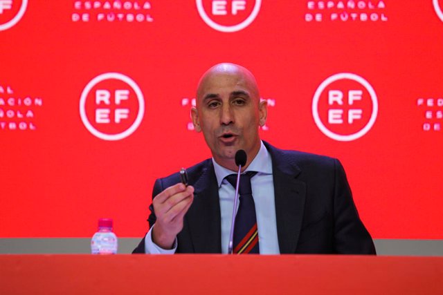 Archivo - Luis Rubiales, President of RFEF (Real Spanish Soccer Federation) and Andreu Camps i Povill, General Secretary of RFEF (Real Spanish Soccer Federation) during press conference at Ciudad del Futbol on April 20, 2022 in Las Rozas, Madrid, Spain.