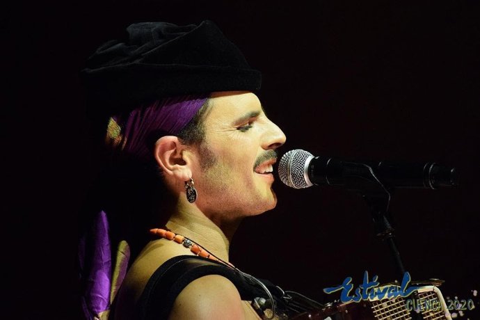 El cantante Rodrigo Cuevas