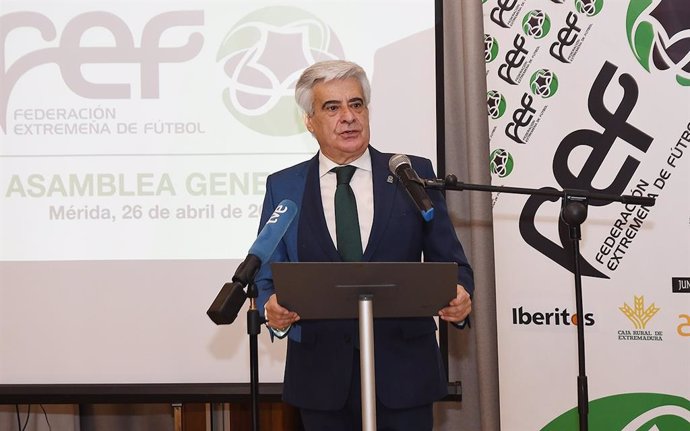 Archivo - El presidente de la Federación Extremeña de Fútbol, Pedro Rocha