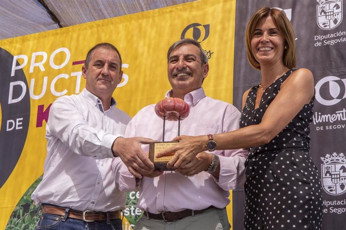 La Feria del Tomate de Martín Muñoz de las Posadas vuelve a cosechar éxitos entre versos de Neruda y Alimentos de Segovi