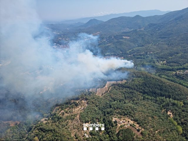 L'incendi d'Arbúcies en una imatge del divendres
