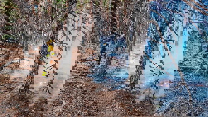 Trabajos de extinción en incendio en Miraflores de la Sierra