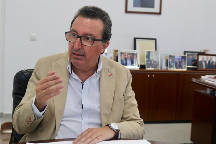 Manuel Andrés González, presidente del PP de Huelva.