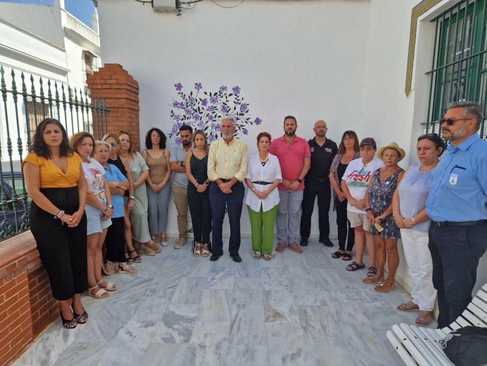 Minuto de silencio celebrado este viernes 25 de agosto en el Ayuntamiento de Chipiona (Cádiz)