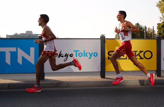 Ayad Lamdassem e Ibrahim Chakir, en pleno maratón.