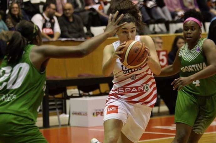Ainhoa López, en un partido con el Spar Girona.