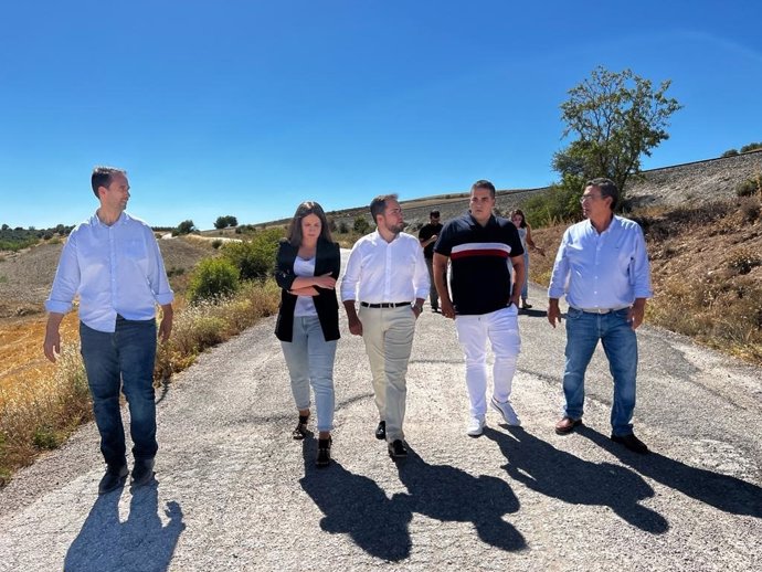La carretera que une Gobernador y Delgadillo "mejorará" con la ayuda de Diputación de Granada