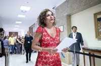 Montero tilda de "pura hipocresía" la disposición de Feijóo a hablar con los independentistas de cara a la investidura