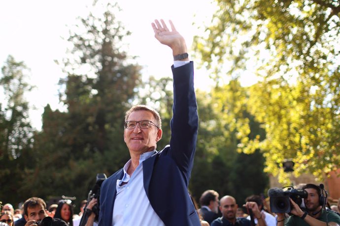 El presidente del Partido Popular, Alberto Núñez Feijóo, durante la inauguración del curso político en el Castillo de Soutomaior, a 27 de agosto de 2023, en Pontevedra, A Coruña, Galicia (España).