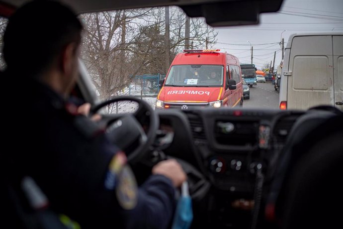 Archivo - Servicios de emergencias en Rumanía