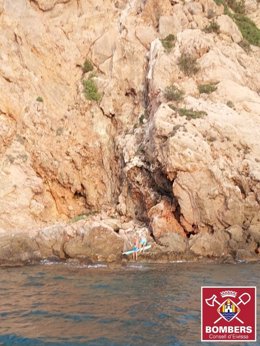 Las dos personas que practicaban paddle surf en el momento del rescate.