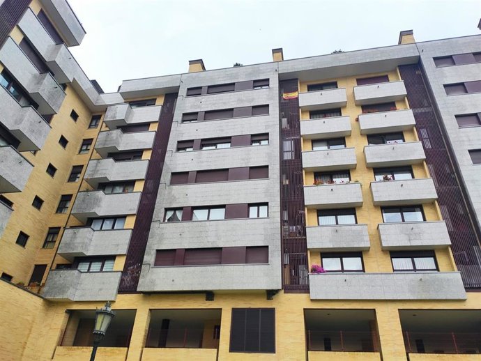 Archivo - Fachada de un edificio.- Archivo