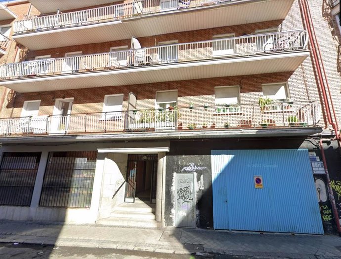 Detenido un hombre por apuñalar a un amigo y su novia por morder a un policía