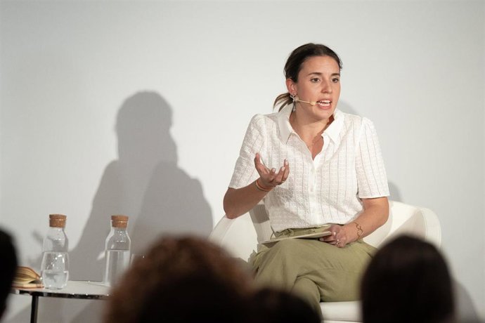 Archivo - La ministra de Igualdad, Irene Montero, interviene durante un coloquio, en una foto de archivo.