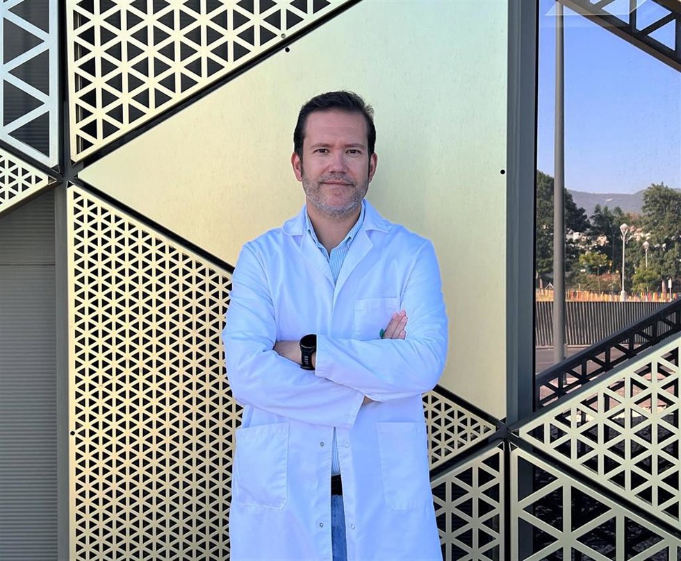 Archivo - El doctor Carlos Barcones.