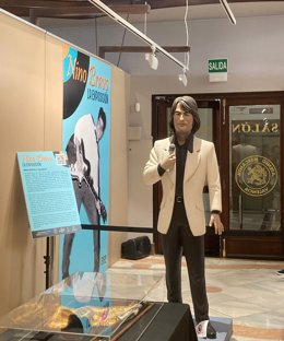 La muestra "más grande en Valncia" sobre Nino Bravo llega al Ateneo con objetos que "se ven por primera vez"