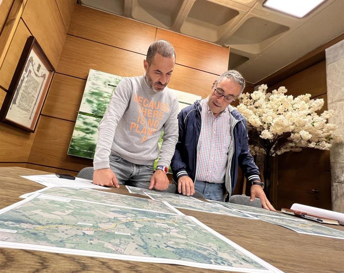 El Ayuntamiento adjudica la renovación de cinco caminos en Celles, La Collada, Limanes, Samartino y Valdesoto